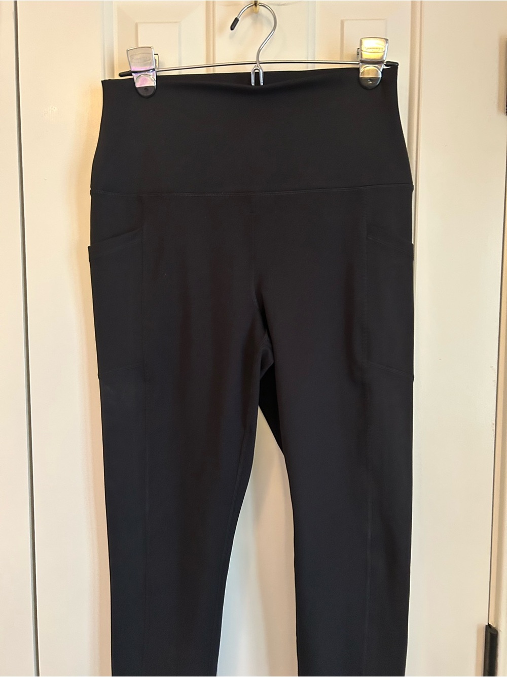 Yogalicious Black Lux Tribeca Crop Tight - XL, but fit like a medium. - Picture 4 of 4